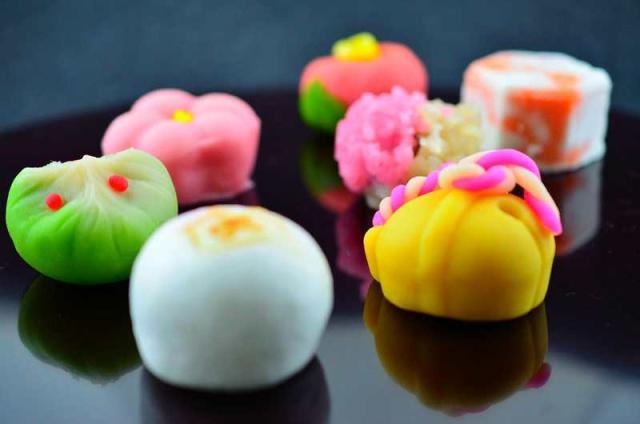 4 best Japanese traditional snacks and sweets